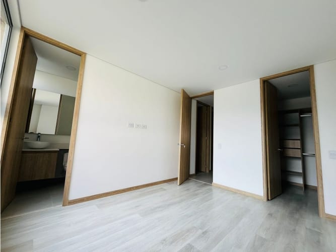 Apartamento de 3 alcobas en venta en San Jose, La Estrella, 78 m² · foto 5 de 18