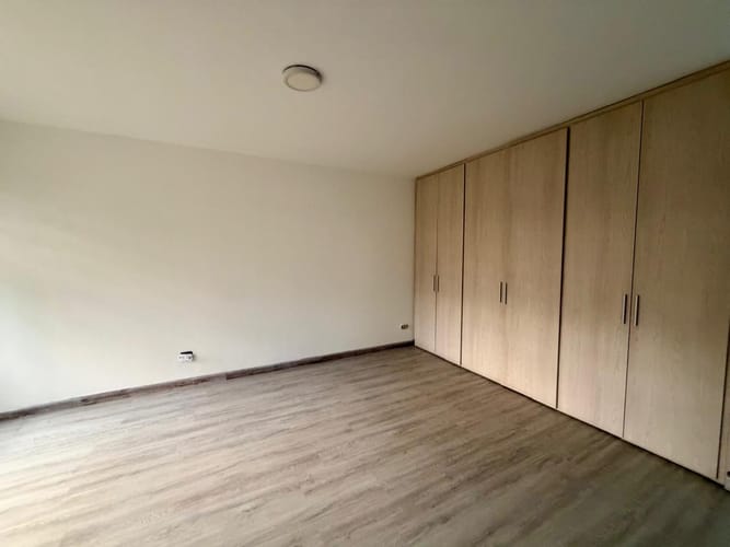 Casa de 5 alcobas en venta en Hayuelos, Bogotá, 300 m² · foto 8 de 24