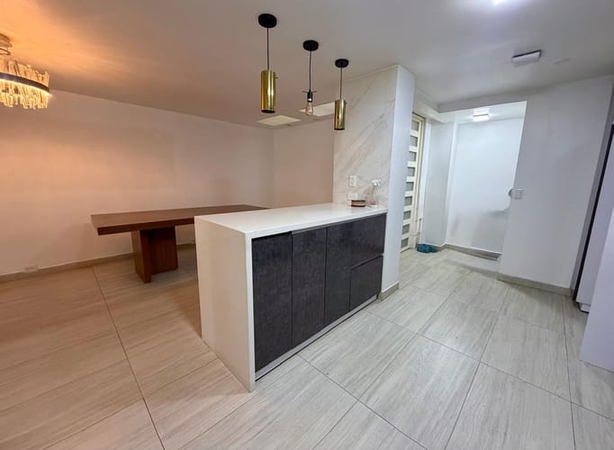 Casa de 5 alcobas en venta en Hayuelos, Bogotá, 300 m² · foto 12 de 24