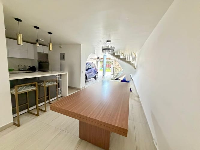Casa de 5 alcobas en venta en Hayuelos, Bogotá, 300 m² · foto 13 de 24