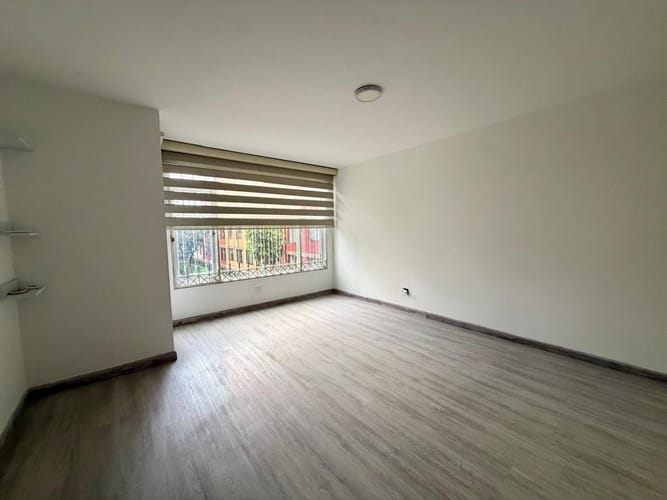 Casa de 5 alcobas en venta en Hayuelos, Bogotá, 300 m² · foto 7 de 24