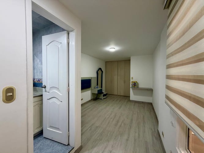 Casa de 5 alcobas en venta en Hayuelos, Bogotá, 300 m² · foto 15 de 24