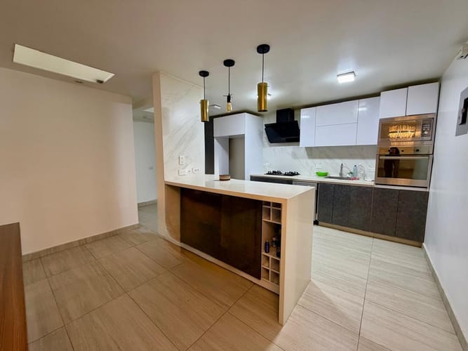 Casa de 5 alcobas en venta en Hayuelos, Bogotá, 300 m² · foto 10 de 24