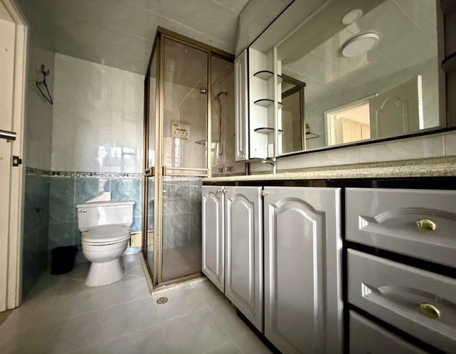 Casa de 5 alcobas en venta en Hayuelos, Bogotá, 300 m² · foto 17 de 24