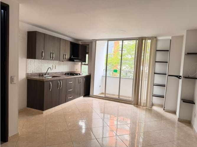 Apartamento de 3 alcobas en arriendo en Calle Larga, Itagüí, 72 m² · foto 2 de 22