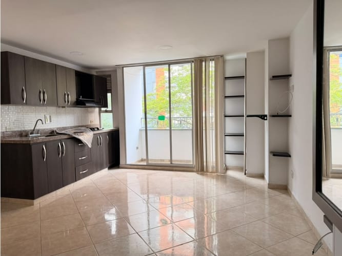 Apartamento de 3 alcobas en arriendo en Calle Larga, Itagüí, 72 m² · foto 3 de 22