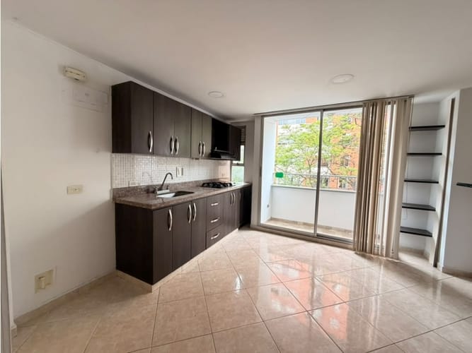 Apartamento de 3 alcobas en arriendo en Calle Larga, Itagüí, 72 m² · foto 18 de 22