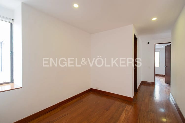 Casa de 3 alcobas en venta en Cerros De Suba, Bogotá, 268 m² · foto 11 de 20