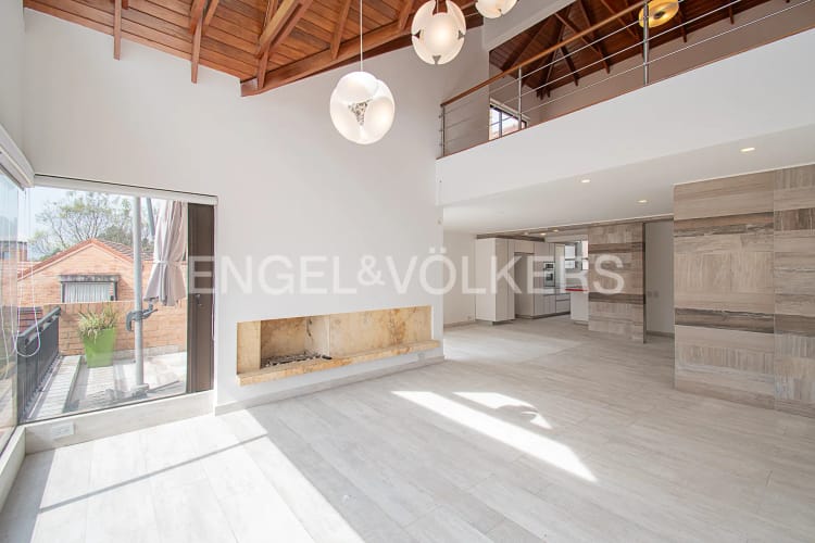 Casa de 3 alcobas en venta en Cerros De Suba, Bogotá, 268 m² · foto 3 de 20