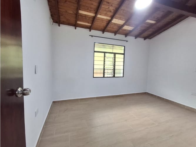 Casa de 3 alcobas en arriendo en Cabecera San Antonio De Prado, Medellín, 90 m² · foto 4 de 14