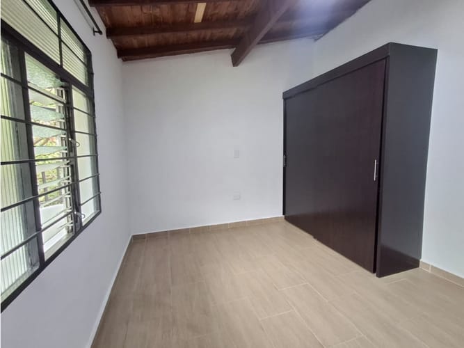 Casa de 3 alcobas en arriendo en Cabecera San Antonio De Prado, Medellín, 90 m² · foto 10 de 14