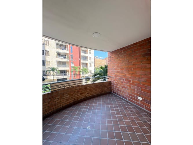 Apartamento de 3 alcobas en venta en Naranjal, Medellín, 150 m² · foto 2 de 18