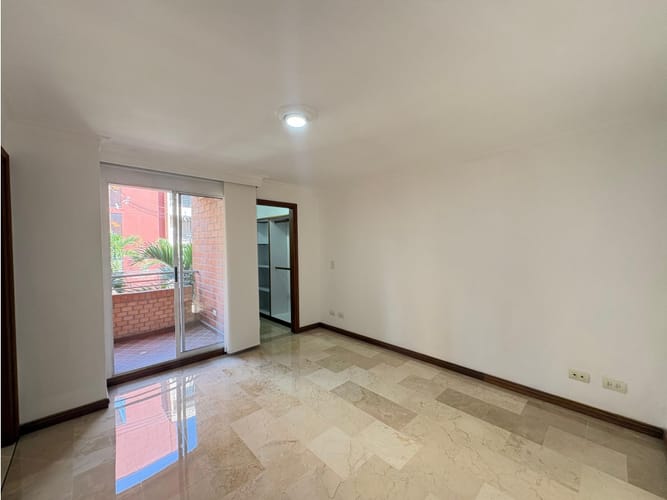 Apartamento de 3 alcobas en venta en Naranjal, Medellín, 150 m² · foto 5 de 18