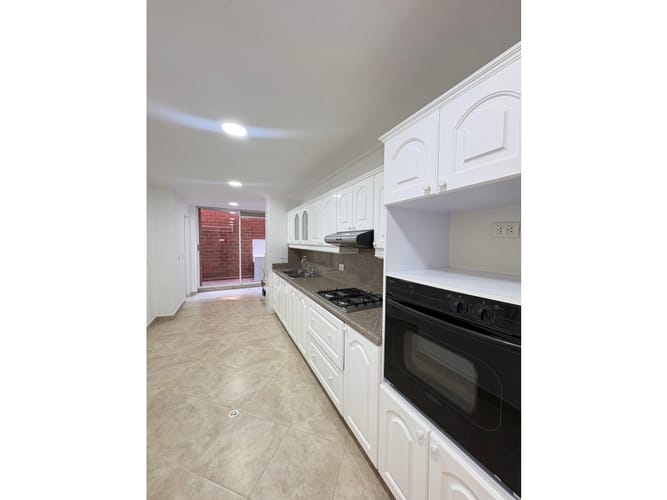 Apartamento de 3 alcobas en venta en Naranjal, Medellín, 150 m² · foto 8 de 18