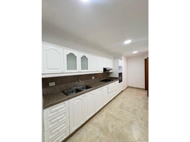 Apartamento de 3 alcobas en venta en Naranjal, Medellín, 150 m² · foto 9 de 18