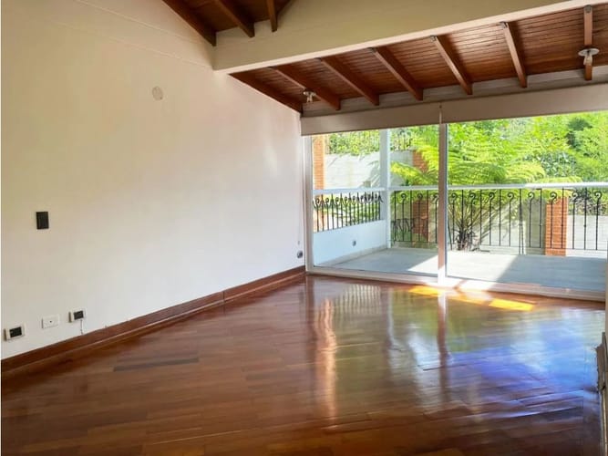 Casa de 4 alcobas en venta en Cola Del Zorro, Medellín, 370 m² · foto 8 de 17