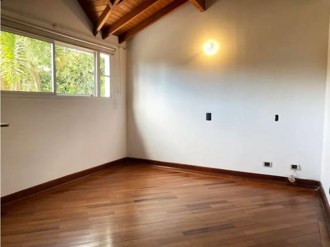 Casa de 4 alcobas en venta en Cola Del Zorro, Medellín, 370 m² · foto 16 de 17