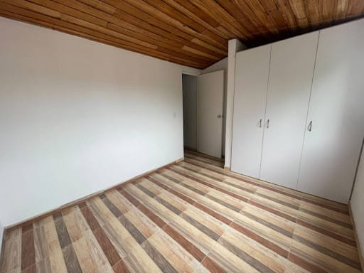 Casa de 4 alcobas en venta en Villas De Granada, Bogotá, 94 m² · foto 2 de 24