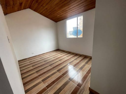 Casa de 4 alcobas en venta en Villas De Granada, Bogotá, 94 m² · foto 4 de 24