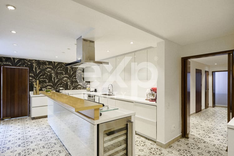 Casa de 4 alcobas en venta en Los Rosales, Bogotá, 591 m² · foto 5 de 21