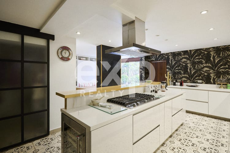Casa de 4 alcobas en venta en Los Rosales, Bogotá, 591 m² · foto 6 de 21
