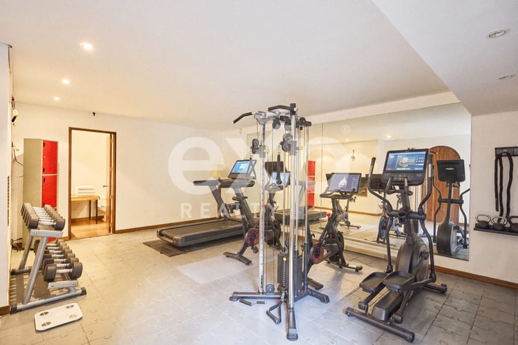 Casa de 4 alcobas en venta en Los Rosales, Bogotá, 591 m² · foto 19 de 21