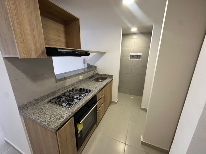 Apartamento de 3 alcobas en arriendo en Versalles, Floridablanca, 75 m² · foto 2 de 21