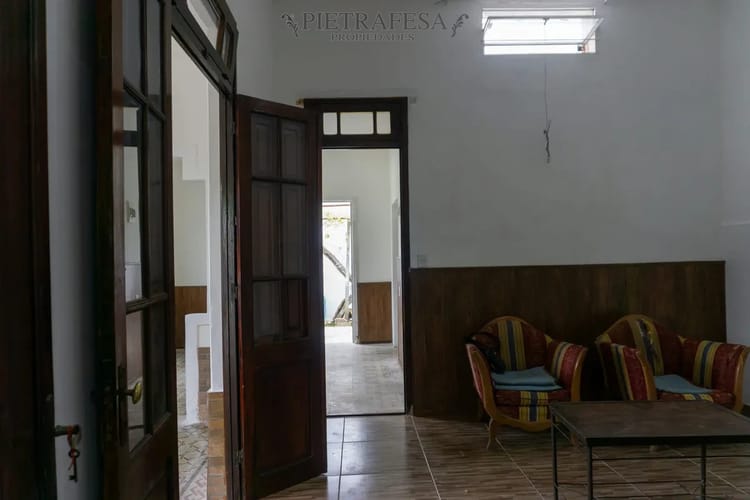 Casa en alquiler, 2 dormitorios, 1 baño, patio, cochera. Buceo. · Foto 4