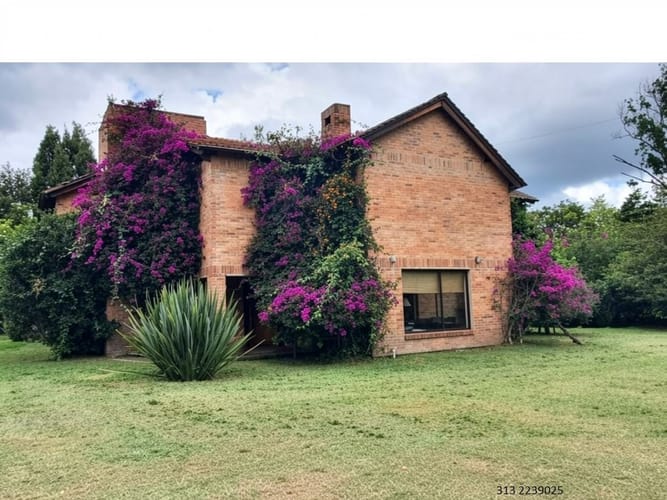 Casa de 5 alcobas en venta en Guaymaral, Bogotá, 1700 m² · foto 10 de 12