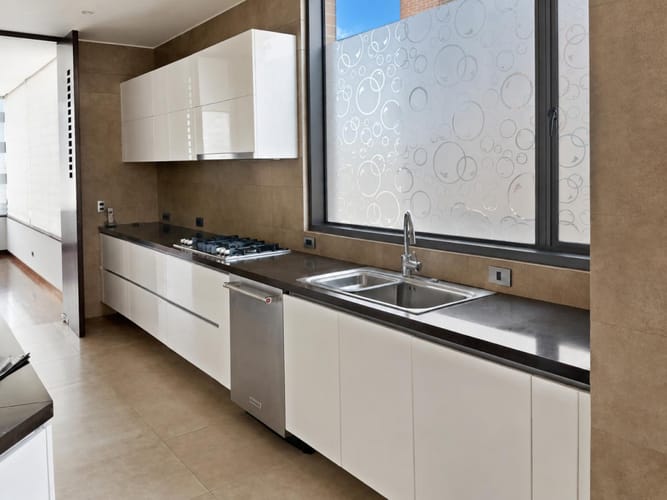 Apartamento de 4 alcobas en venta en El Nogal, Bogotá, 370 m² · foto 3 de 10
