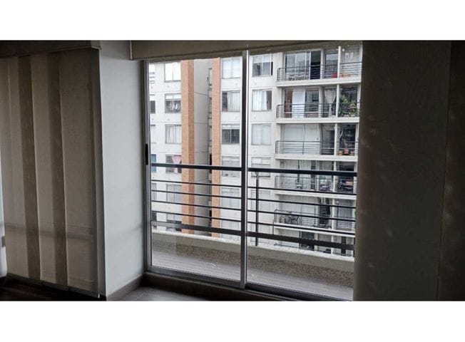Apartamento de 3 alcobas en venta en Plaza Imperial Centro Comercial, Bogotá, 74 m² · foto 4 de 20