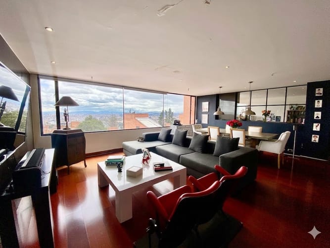 Apartamento de 4 alcobas en venta en Los Rosales, Bogotá, 281 m² · foto 2 de 14