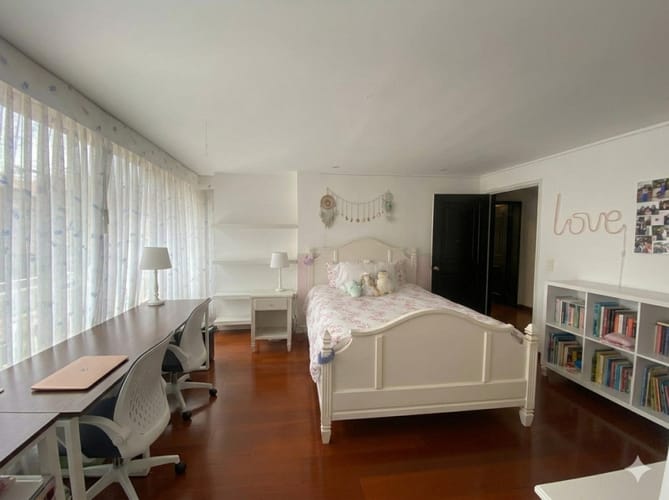 Apartamento de 4 alcobas en venta en Los Rosales, Bogotá, 281 m² · foto 8 de 14