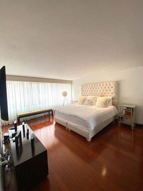 Apartamento de 4 alcobas en venta en Los Rosales, Bogotá, 281 m² · foto 13 de 24