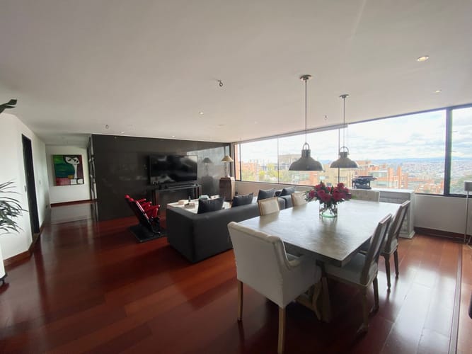 Apartamento de 4 alcobas en venta en Los Rosales, Bogotá, 281 m² · foto 21 de 24