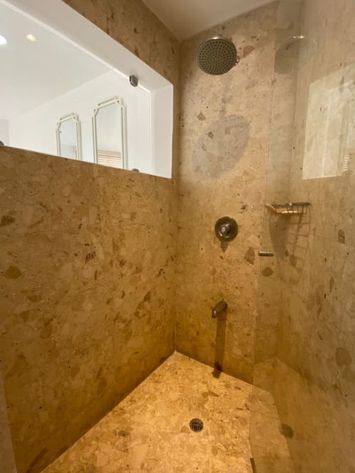 Apartamento de 4 alcobas en venta en Los Rosales, Bogotá, 281 m² · foto 23 de 24