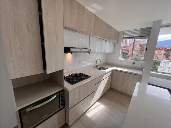 Apartamento de 3 alcobas en arriendo en Las Lomitas, Sabaneta, 85 m² · foto 2 de 24