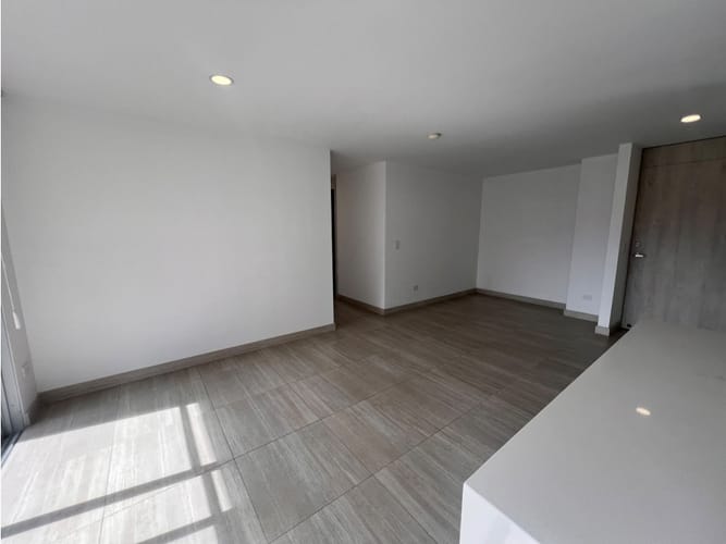 Apartamento de 3 alcobas en arriendo en Las Lomitas, Sabaneta, 85 m² · foto 8 de 24