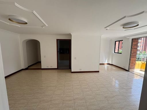 Apartamento de 3 alcobas en arriendo en Laureles, Medellín, 115 m² · foto 4 de 17