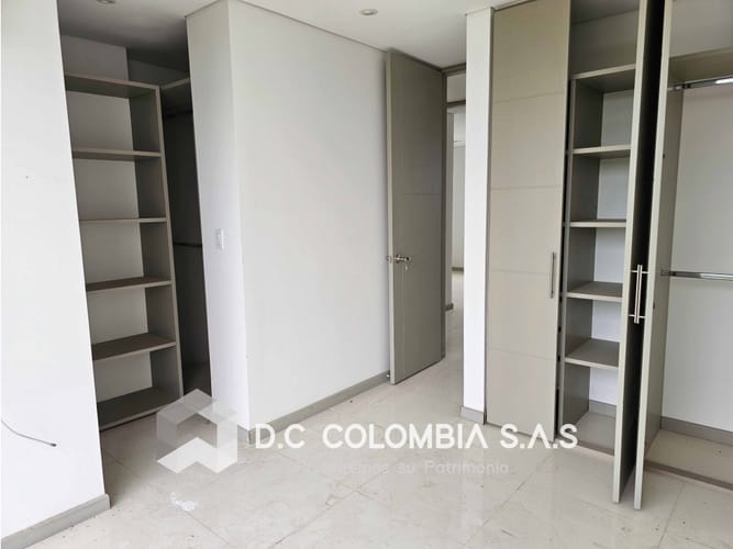 Apartamento de 3 alcobas en venta en Centro, Girardot, 119 m² · foto 9 de 24