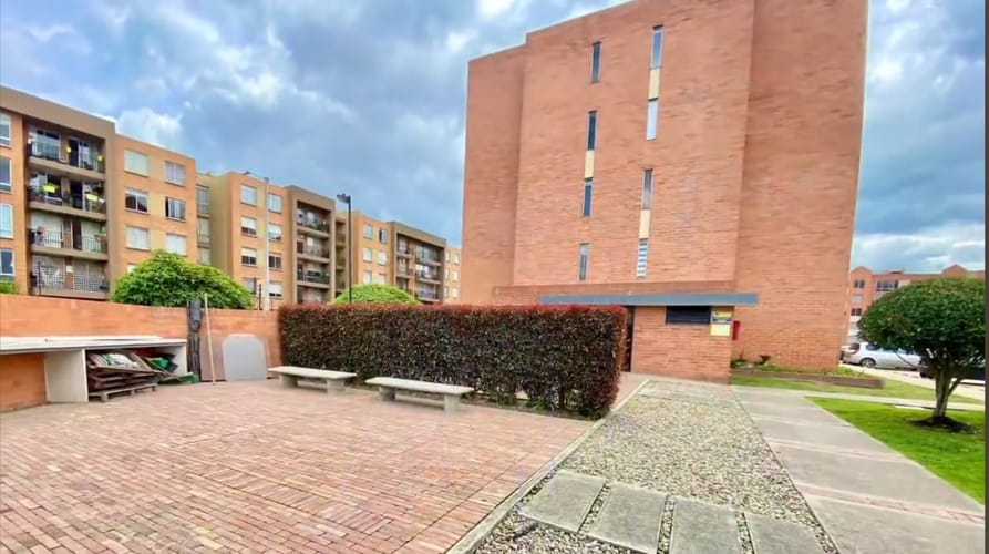 Apartamento de 3 alcobas en venta en Cr. Las Huertas De Cajica I, Cajicá, 60 m² · foto 1 de 24