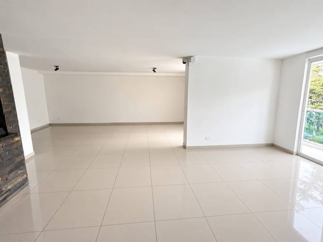 Apartamento de 3 alcobas en arriendo en Lagos Del Cacique, Bucaramanga, 143 m² · foto 2 de 9