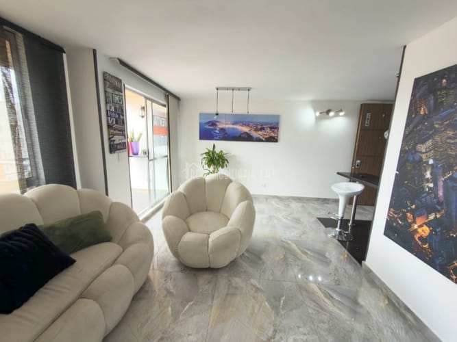 Apartamento de 3 alcobas en venta en Castilla, Bogotá, 75 m² · foto 2 de 24