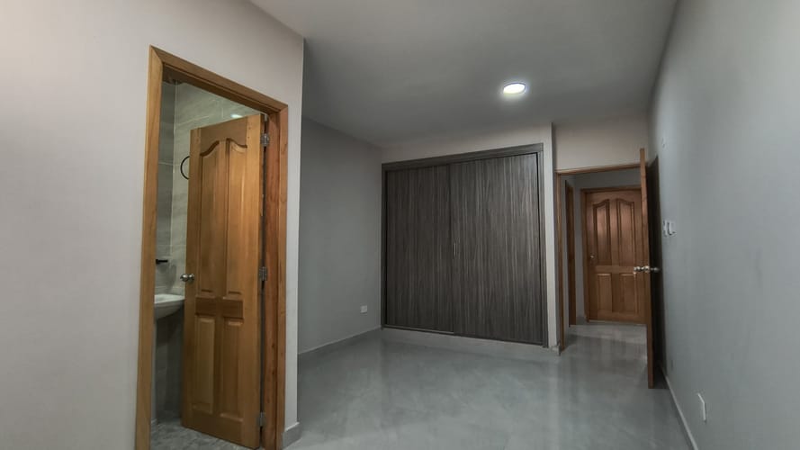 Casa de 6 alcobas en arriendo en Crespo, Cartagena, 260 m² · foto 11 de 12