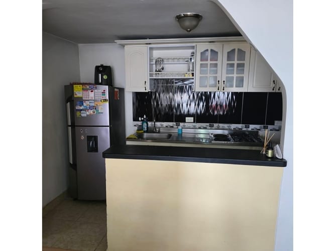 Apartamento de 3 alcobas en venta en Estacion Villa, Medellín, 52 m² · foto 2 de 15