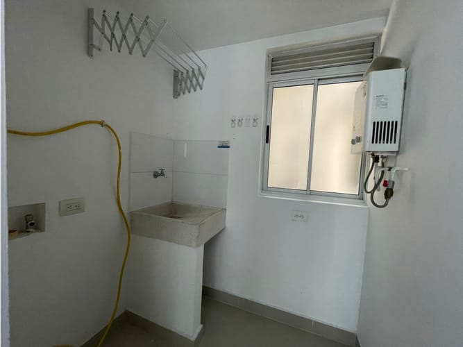Apartamento de 2 alcobas en venta en Las Lomitas, Sabaneta, 82 m² · foto 10 de 15