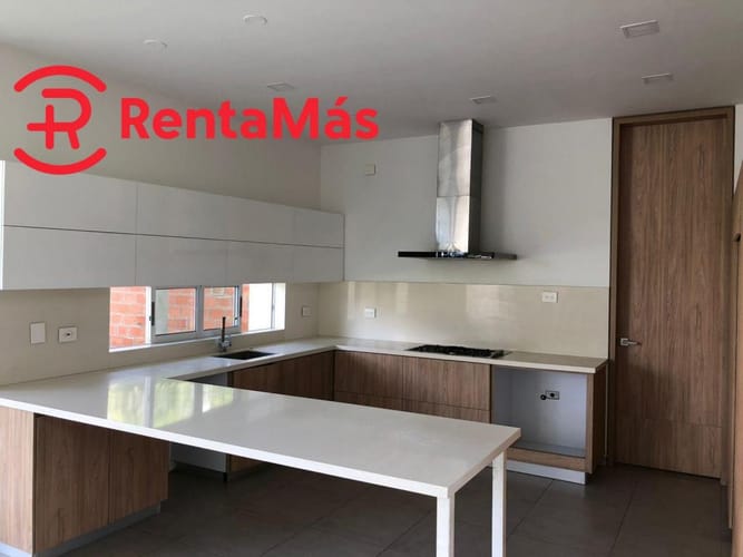 Casa de 4 alcobas en venta en Santander, Villa del Rosario, 257 m² · foto 2 de 21