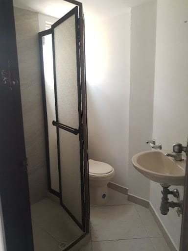 Apartamento de 3 alcobas en arriendo en Los Colores, Medellín, 60 m² · foto 3 de 12