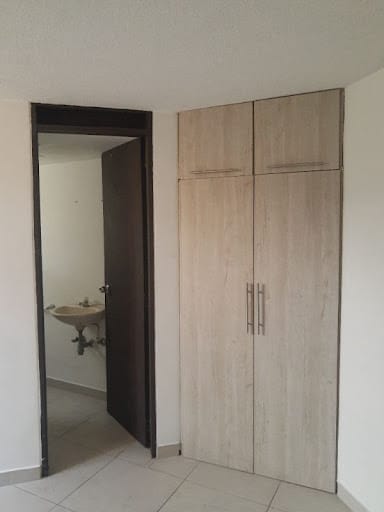 Apartamento de 3 alcobas en arriendo en Los Colores, Medellín, 60 m² · foto 5 de 12