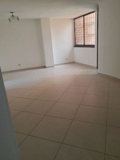 Apartamento de 3 alcobas en arriendo en Los Colores, Medellín, 60 m² · foto 11 de 12